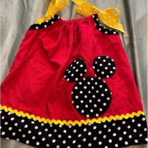 Other - Host Pick 🎉 Disney-Mickey Mouse pillow dress fits sizes 4-6x
